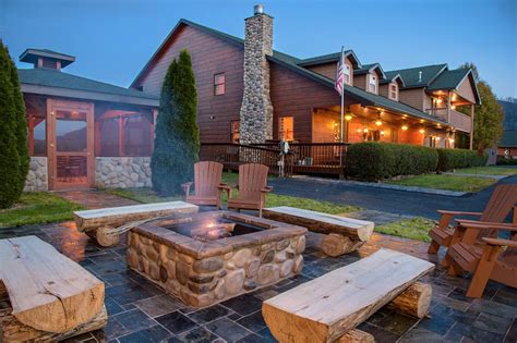 Berry springs lodge - Berry Springs Lodge, Tennessee. With a 5-star rating from Tripadvisor and a 4.9 rating from Google reviews, Berry Springs Lodge is clearly a much-loved spot. Set on 30 acres in Sevierville, the ...